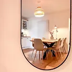 Appartio: Geraeumige, Moderne Fuer Gruppen/familien Apartman *