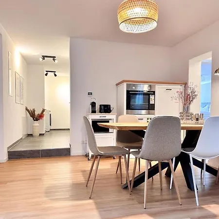 Appartio: Geraeumige, Moderne Fuer Gruppen/familien Appartamento Stoccarda